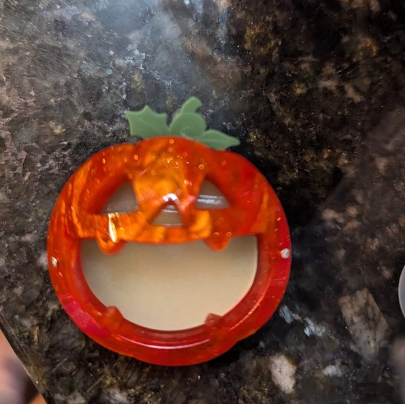 NWT🎃 La Vidriola 🤍🖤(2024 Ltd Ed) JACKO Glow In the Dark BROOCH🖤🤍 From SPAIN - Picture 2 of 5